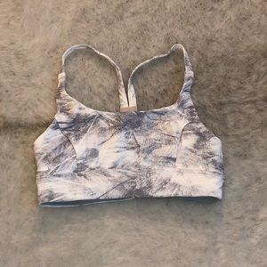 White Lululemon Sportbra